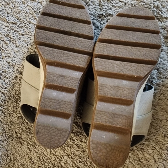 Maurices Women's Cream Sandals - Picture 3 of 5